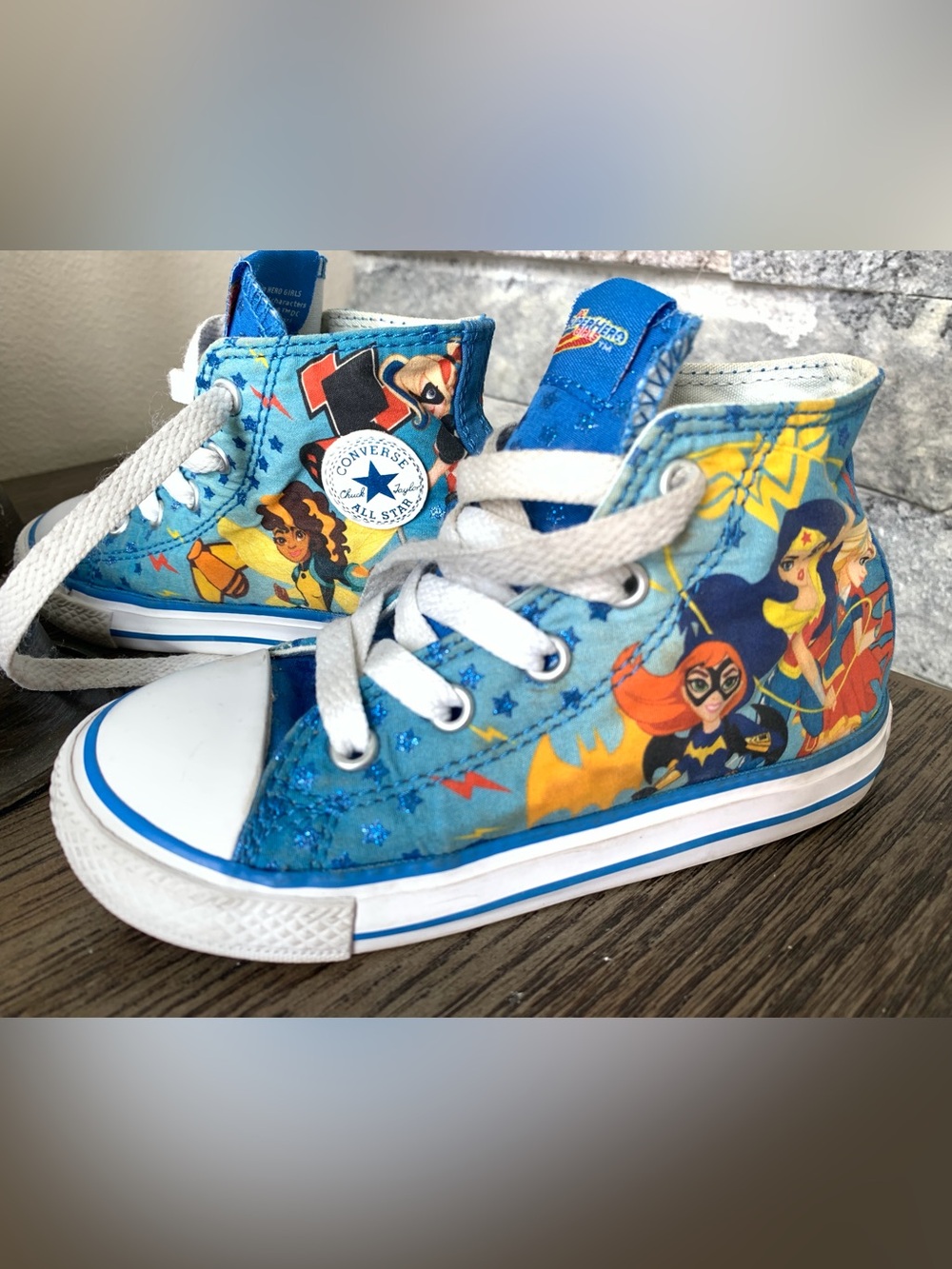 DC Super Hero Girls Converse All Star Hi Top Sneakers Lace Up Toddler Sz 9